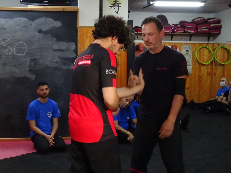 Kung Fu Academy di Sifu Mezzone Arti Marziali e palestra di Sport da Combattimento Wing Chun Weng Chun Tjun Tai Chi Taijiquan Qigong Sanda Difesa Personale (163)